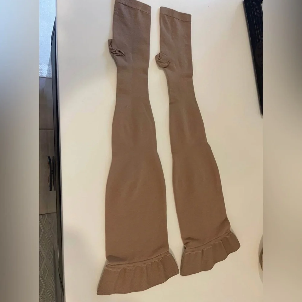 Sigvaris Compression Stockings - Picture 1 of 3
